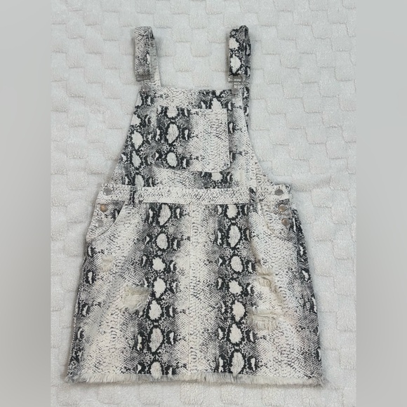 POL Dresses & Skirts - POL Snakeskin Overall Dress Size L